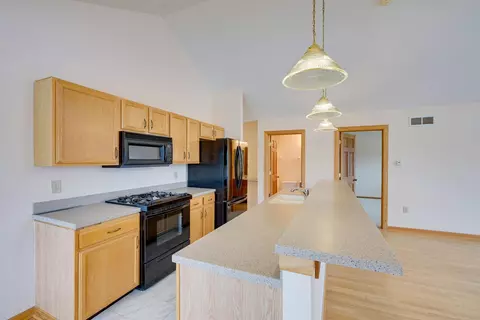 Kitchen - 2002 Farmbrook Cir N #4, Grove City, OH 43123 photo 1 of 2