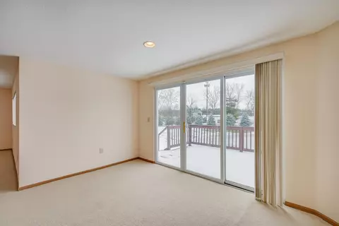 Living - 2002 Farmbrook Cir N #4, Grove City, OH 43123 photo 15 of 15