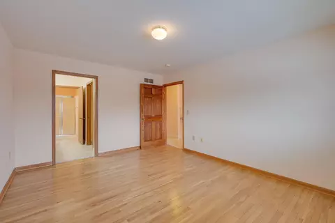 Bedroom - 2002 Farmbrook Cir N #4, Grove City, OH 43123 photo 5 of 14