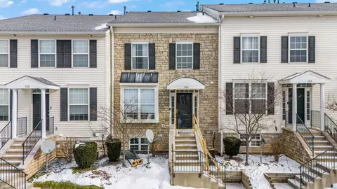 304 Oxford Oak Dr, Blacklick, OH 43004
