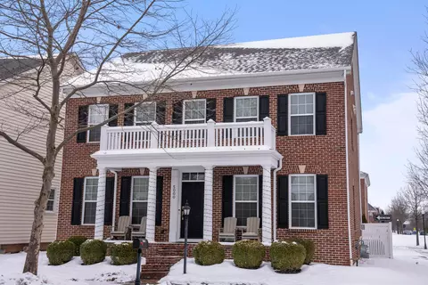 5000 Blackstone Edge Dr, New Albany, OH 43054