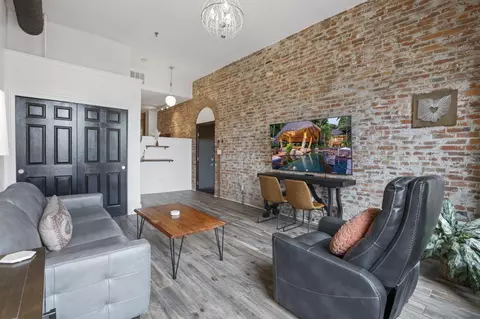 51 W Blenkner St #201, Columbus, OH 43215
