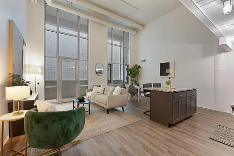 60 E Spring St #218, Columbus, OH 43215