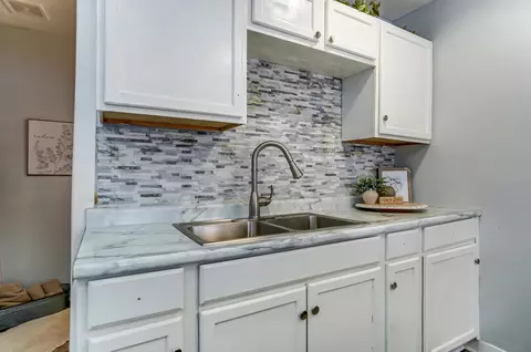 Kitchen - 419 E Rose St, Springfield, OH 45505 photo 5 of 6