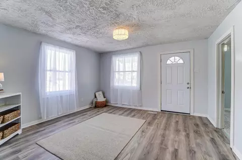Entry Way - 419 E Rose St, Springfield, OH 45505 photo 1 of 2