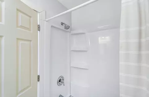Bath - 419 E Rose St, Springfield, OH 45505 photo 3 of 3