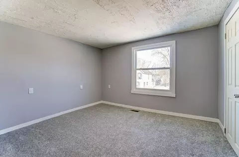 Bedroom - 419 E Rose St, Springfield, OH 45505 photo 7 of 8