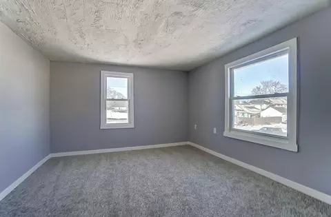Bedroom - 419 E Rose St, Springfield, OH 45505 photo 5 of 8