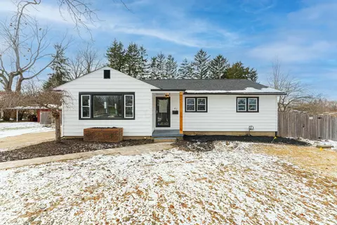 42 Elizabeth St, Canal Winchester, OH 43110