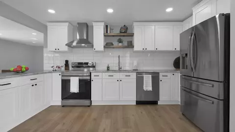 Kitchen - 566 Willow Ln, Circleville, OH 43113 photo 3 of 3