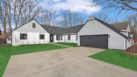 Exterior - 566 Willow Ln, Circleville, OH 43113 photo 2 of 5
