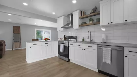 Kitchen - 566 Willow Ln, Circleville, OH 43113 photo 2 of 3