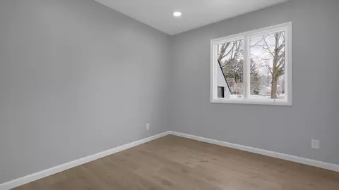 Bedroom - 566 Willow Ln, Circleville, OH 43113 photo 4 of 7
