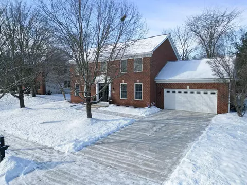 227 Weatherburn Dr, Powell, OH 43065