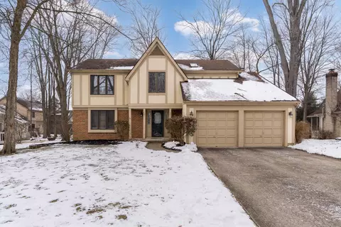 207 Woodedge Cir W, Powell, OH 43065