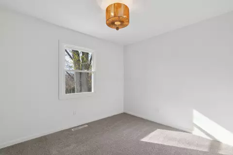 Bedroom - 209 Pingree Dr, Worthington, OH 43085 photo 2 of 3