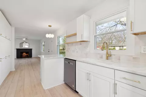 Kitchen - 209 Pingree Dr, Worthington, OH 43085 photo 2 of 2