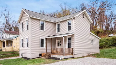 1051 Market St, Zanesville, OH 43701