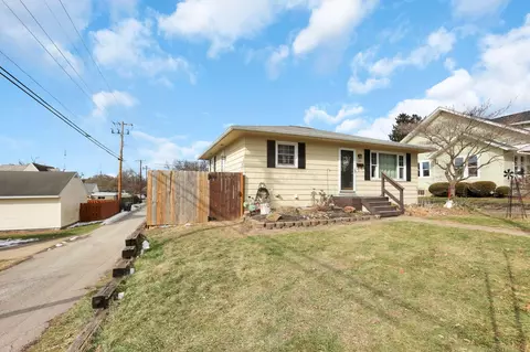 Exterior - 115 Pool St, Lancaster, OH 43130 photo 2 of 11