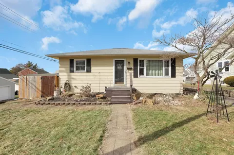 Exterior - 115 Pool St, Lancaster, OH 43130 photo 1 of 11