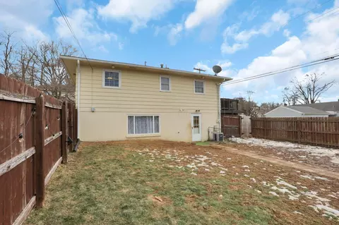 Exterior - 115 Pool St, Lancaster, OH 43130 photo 9 of 11