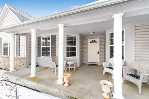 7861 Narrow Leaf Dr, Blacklick, OH 43004