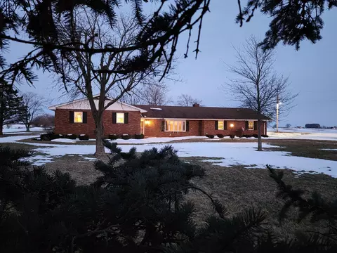 7850 State Route 38 NE, Bloomingburg, OH 43106
