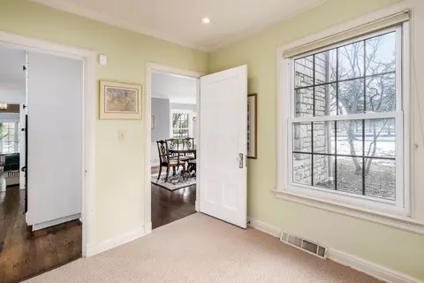 Entry Way - 2688 E Broad St, Bexley, OH 43209 photo 6 of 12