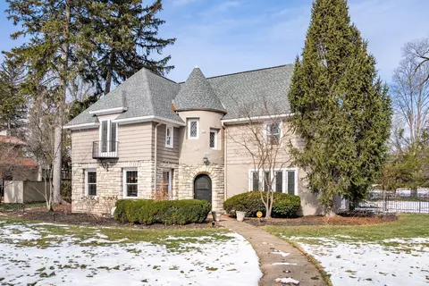 Exterior - 2688 E Broad St, Bexley, OH 43209 photo 2 of 18
