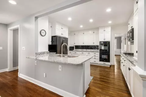 Kitchen - 2688 E Broad St, Bexley, OH 43209 photo 2 of 7