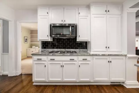 Kitchen - 2688 E Broad St, Bexley, OH 43209 photo 4 of 7