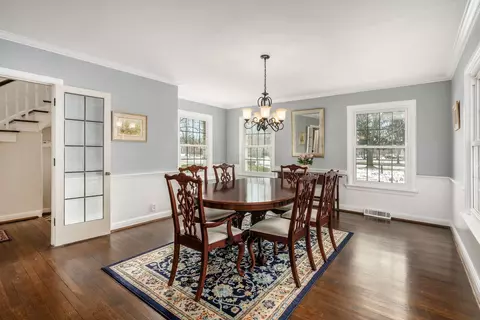 Dining - 2688 E Broad St, Bexley, OH 43209 photo 2 of 4