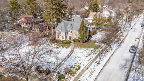 View/Area - 2688 E Broad St, Bexley, OH 43209 photo 1 of 9