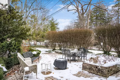 Exterior - 2688 E Broad St, Bexley, OH 43209 photo 11 of 18