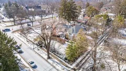 View/Area - 2688 E Broad St, Bexley, OH 43209 photo 2 of 9