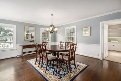 Dining - 2688 E Broad St, Bexley, OH 43209 photo 1 of 4