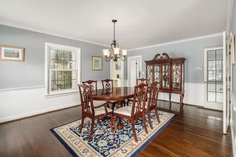 Dining - 2688 E Broad St, Bexley, OH 43209 photo 3 of 4