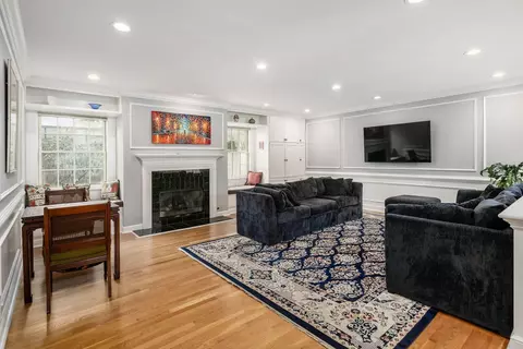 Living - 2688 E Broad St, Bexley, OH 43209 photo 5 of 6