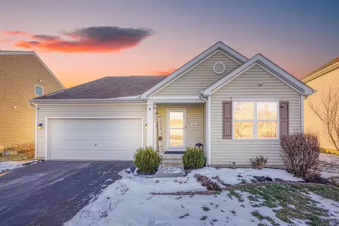 2431 Angelfire Dr, Grove City, OH 43123