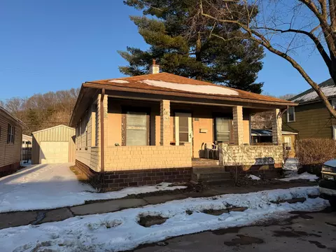 1020 Chestnut St, Nelsonville, OH 45764