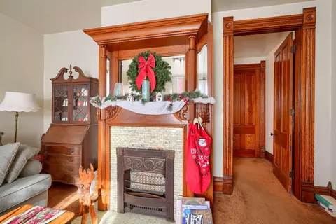 Entry Way - 314 E Mound St, Circleville, OH 43113 photo 2 of 5