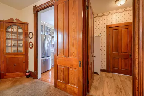 Entry Way - 314 E Mound St, Circleville, OH 43113 photo 4 of 5