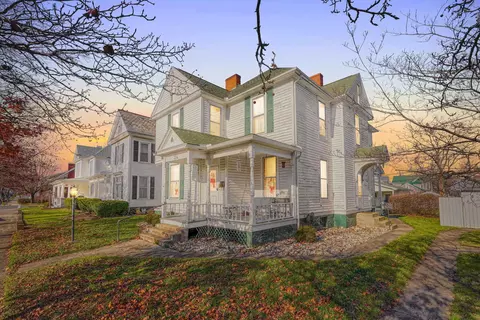 Exterior - 314 E Mound St, Circleville, OH 43113 photo 7 of 10