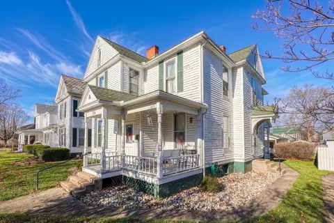 Exterior - 314 E Mound St, Circleville, OH 43113 photo 5 of 10
