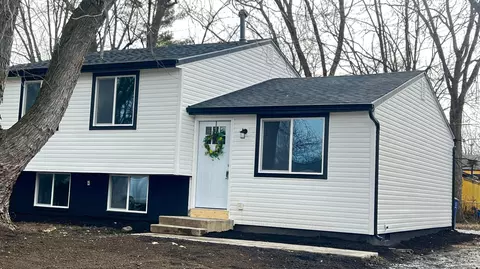 2137 Hampstead Dr, Columbus, OH 43229