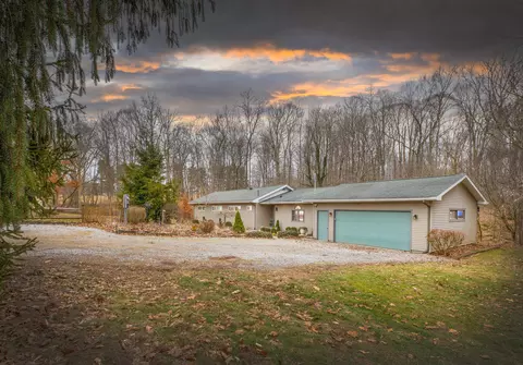 20860 Newcastle Rd, Gambier, OH 43022