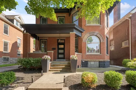 275 E Deshler Ave, Columbus, OH 43206