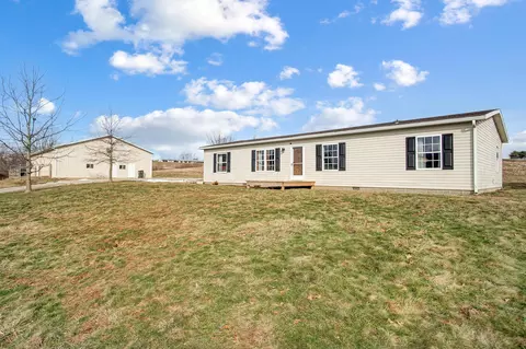 1363 Murrey Dr, Zanesville, OH 43701