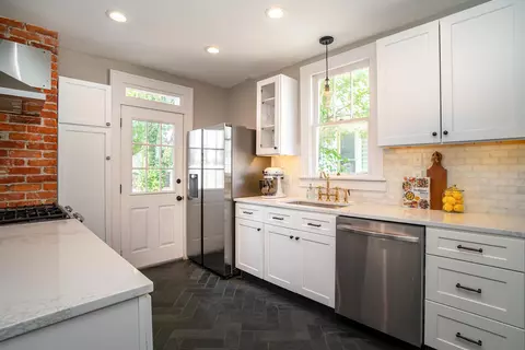 Kitchen - 208 E Markison Ave, Columbus, OH 43207 photo 1 of 4
