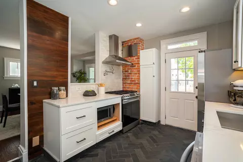 Kitchen - 208 E Markison Ave, Columbus, OH 43207 photo 2 of 4